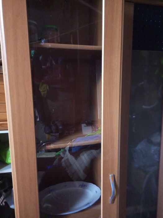 2 броя Шкафове по 30 лв, рафт за кухня 15 лв