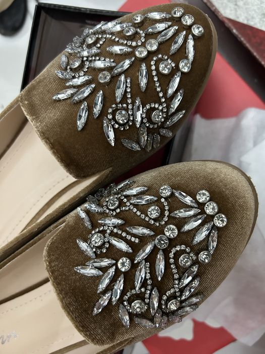 НОВИ обувки р-р 39