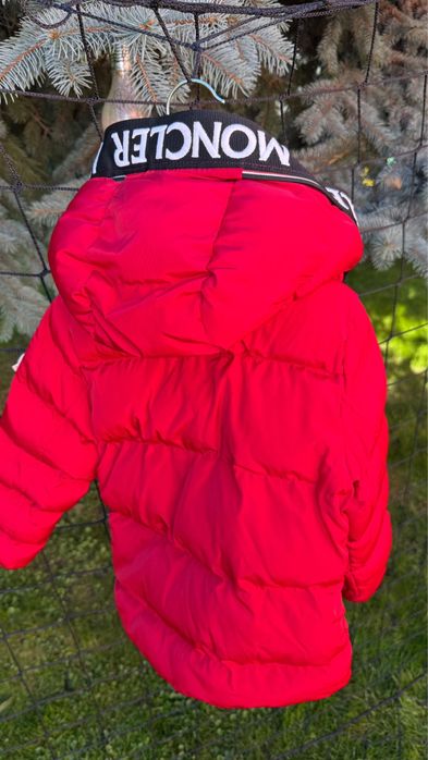 Geaca de iarna -Moncler marimea 98-104