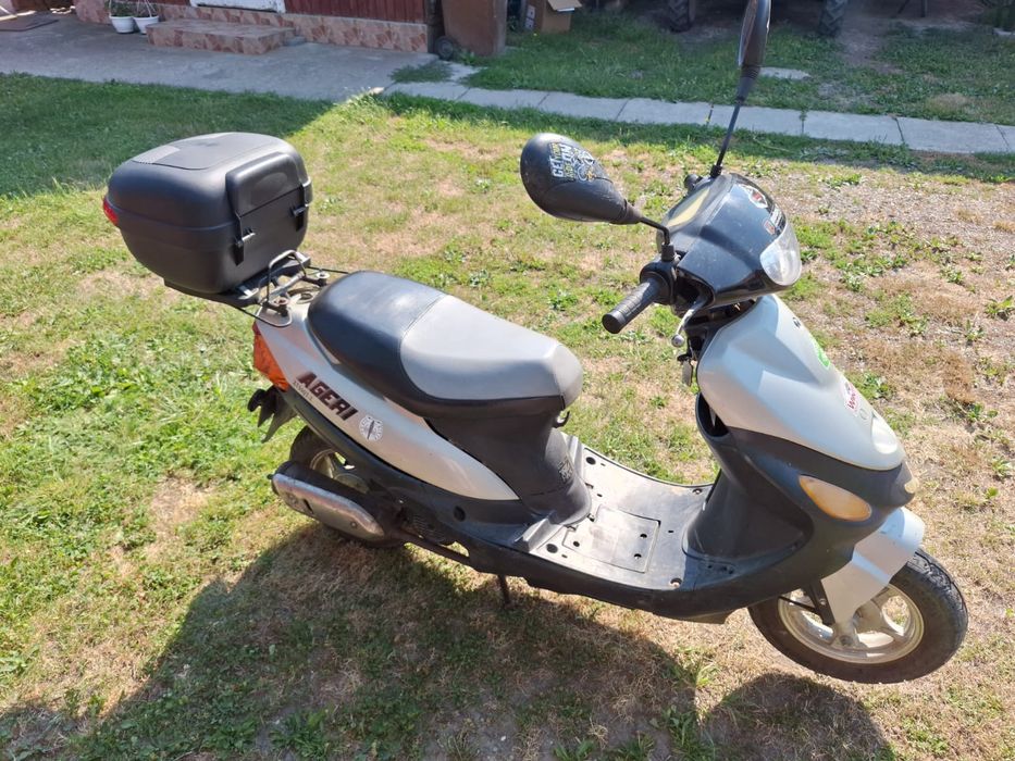 Scuter de 49 cm în 4 timpi