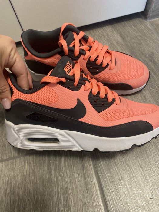 Adidasi Nike AirMax 36.5, roz somon cu negru