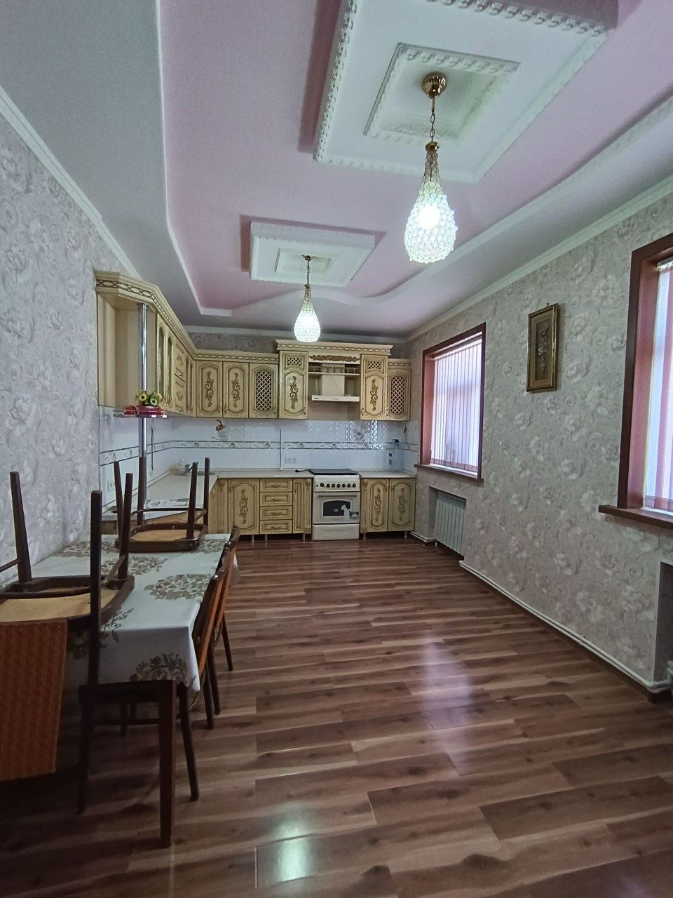 3 хонали люкс квартира барча жихозлари блан ижарага берилали