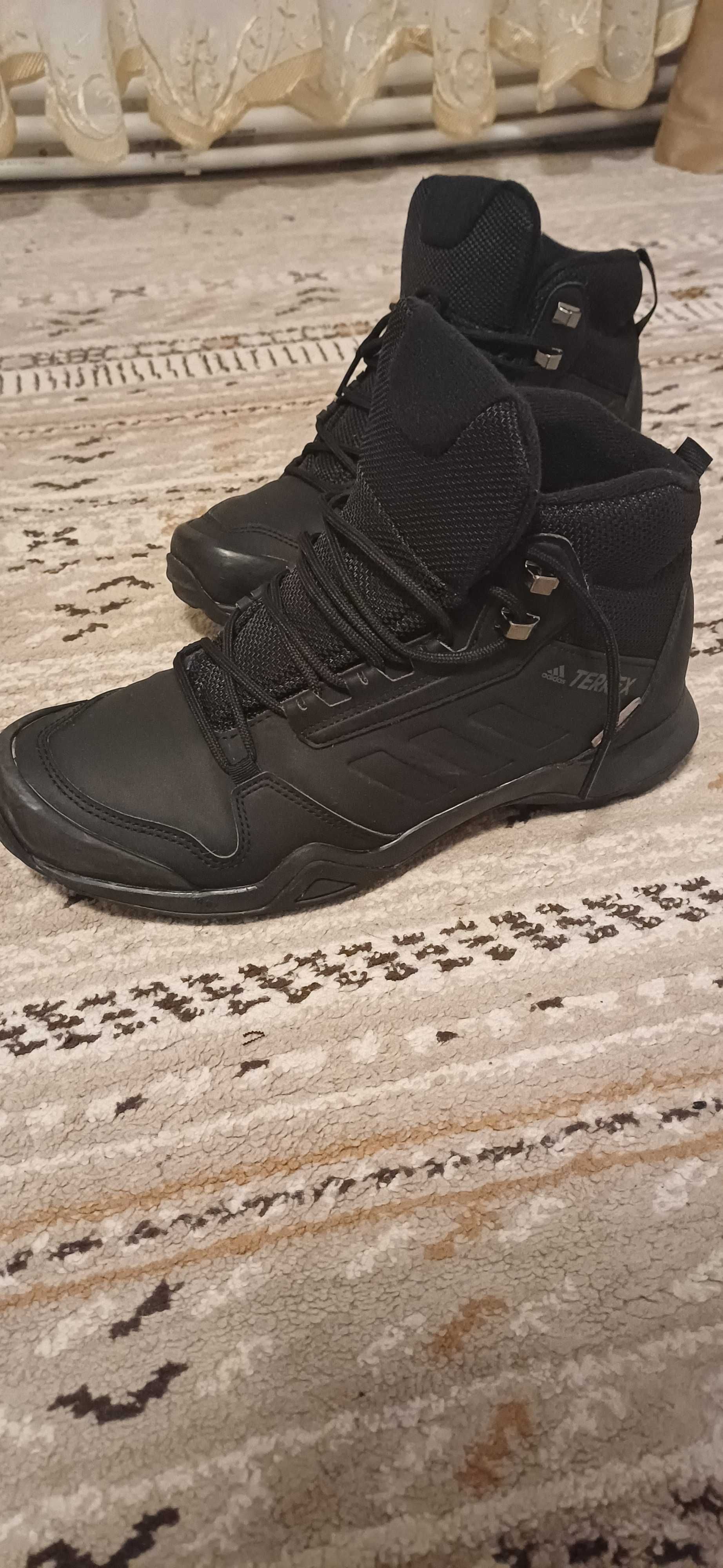Ghete Adidas Terrex