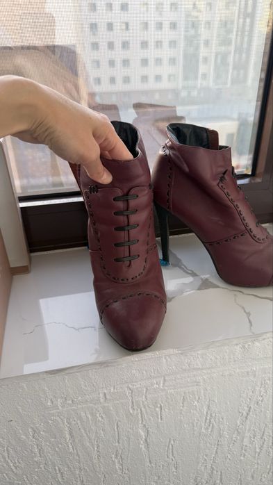 Продам любые за 5 тыс, Размер 38, кожа натуральная (зима и осень)