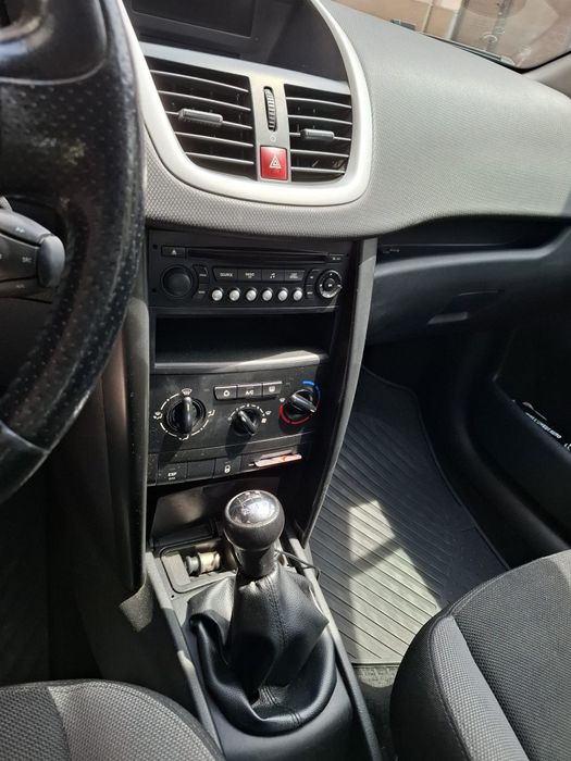 Peugeot 207 an 2008 1.6 hdi