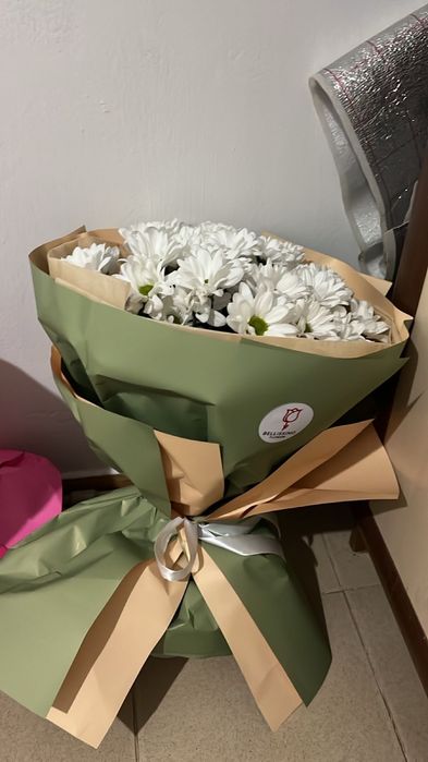 букет свежие вчера получила