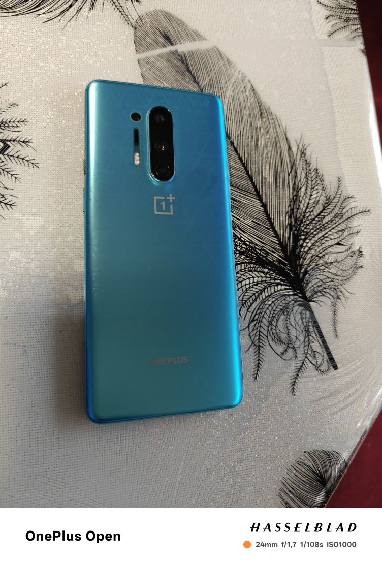 One Plus 8 Pro  отличен