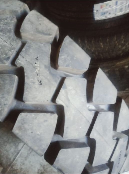 Шина на вилочный погрузчик KENDA K610, размер 290/95-20