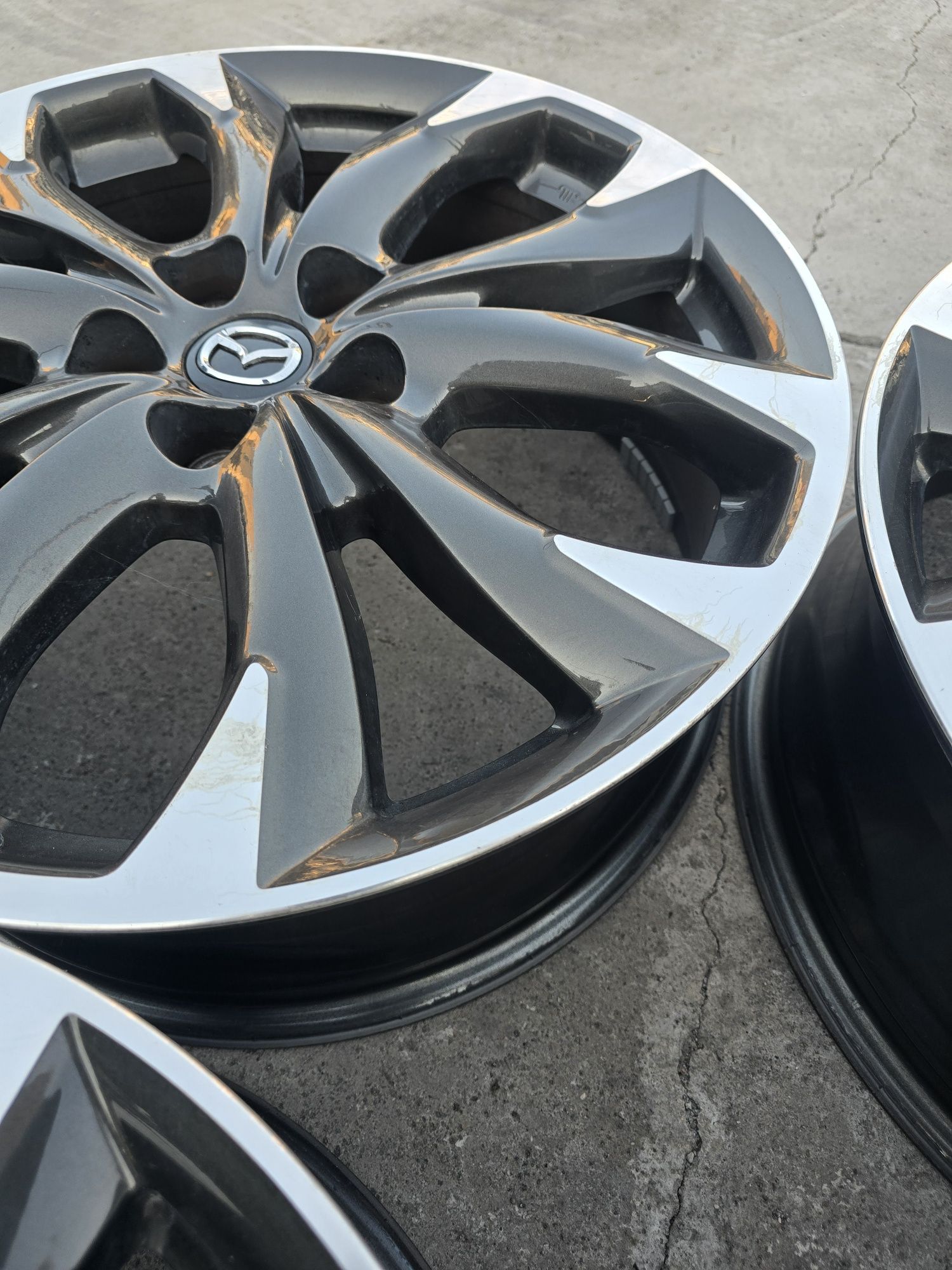 Джанти 19 / 5х114,3 - Mazda CX 5 5x114,3