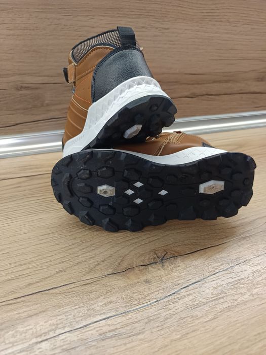 Зимни обувки 28 и 31