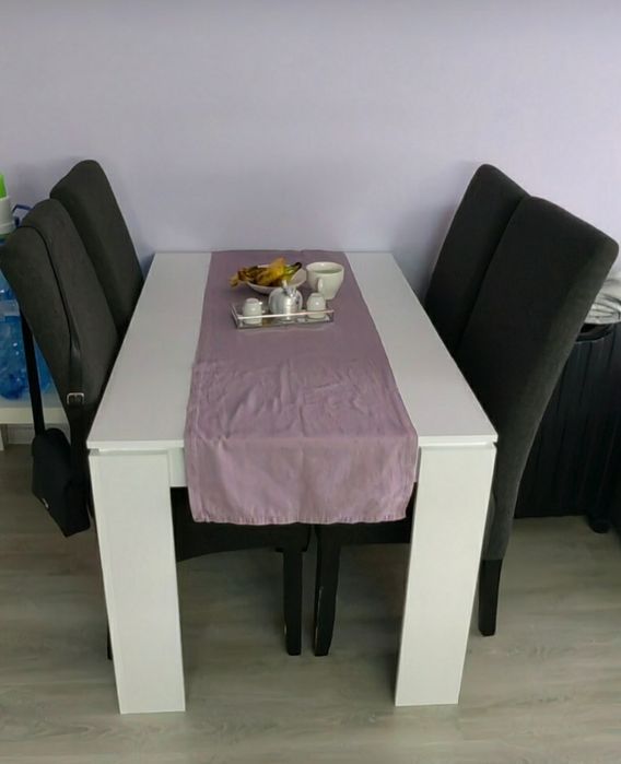 Комплект маса със столове