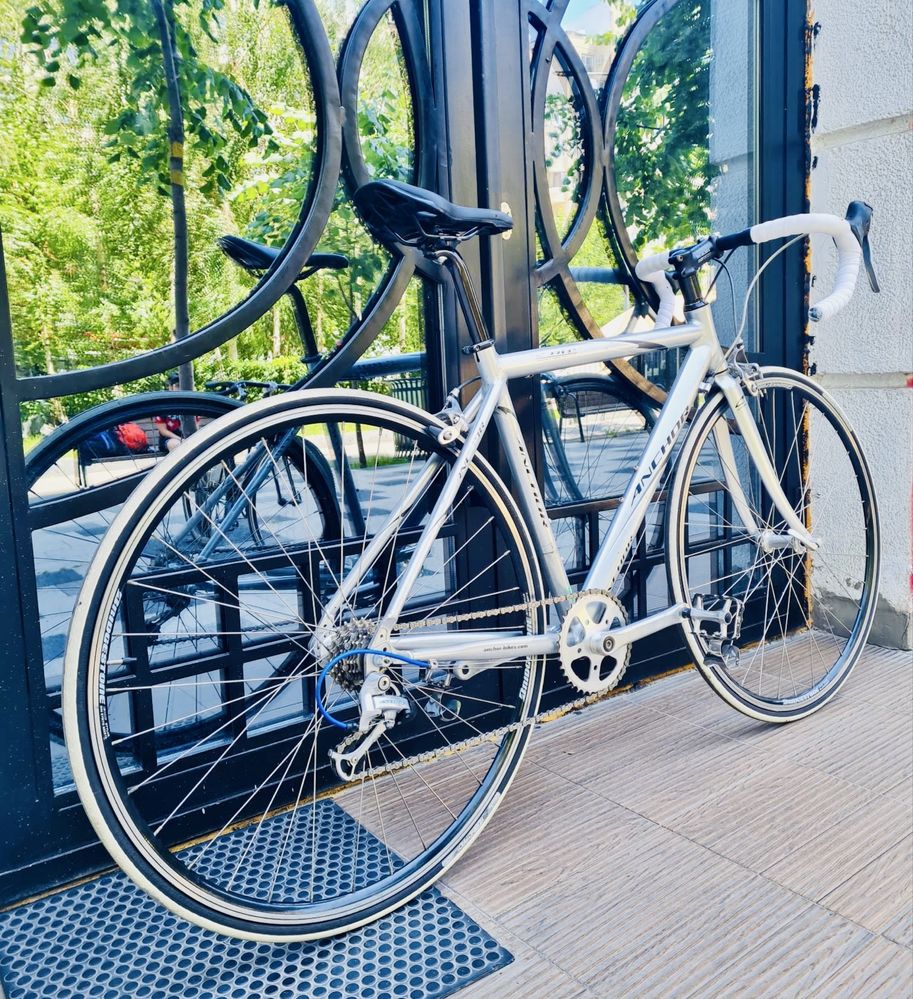 Bicicletă cursieră Anchor cu linie Shimano Sora