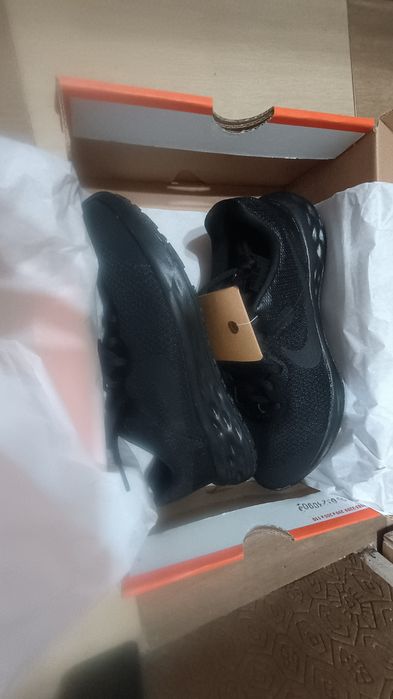 Чисто нови!!! Nike Revolution 6 NN GS