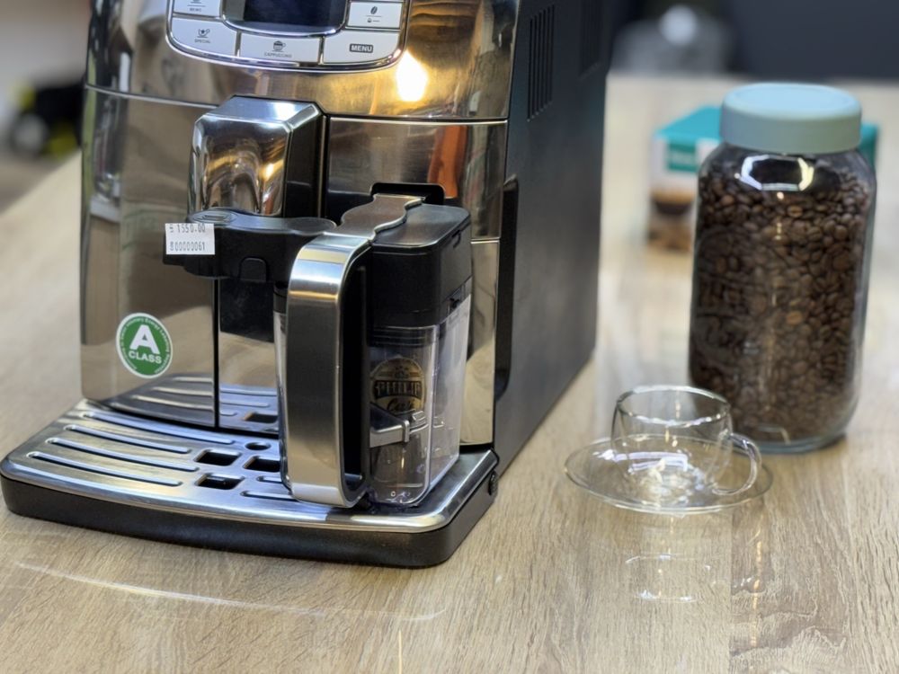 Espresor automat Saeco Intelia capucino inox