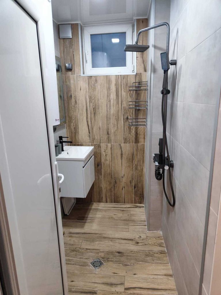 Дава се под наем Тристаен апартамент в Казанлък - 100 кв.м за 382.5 € - Снимка #1