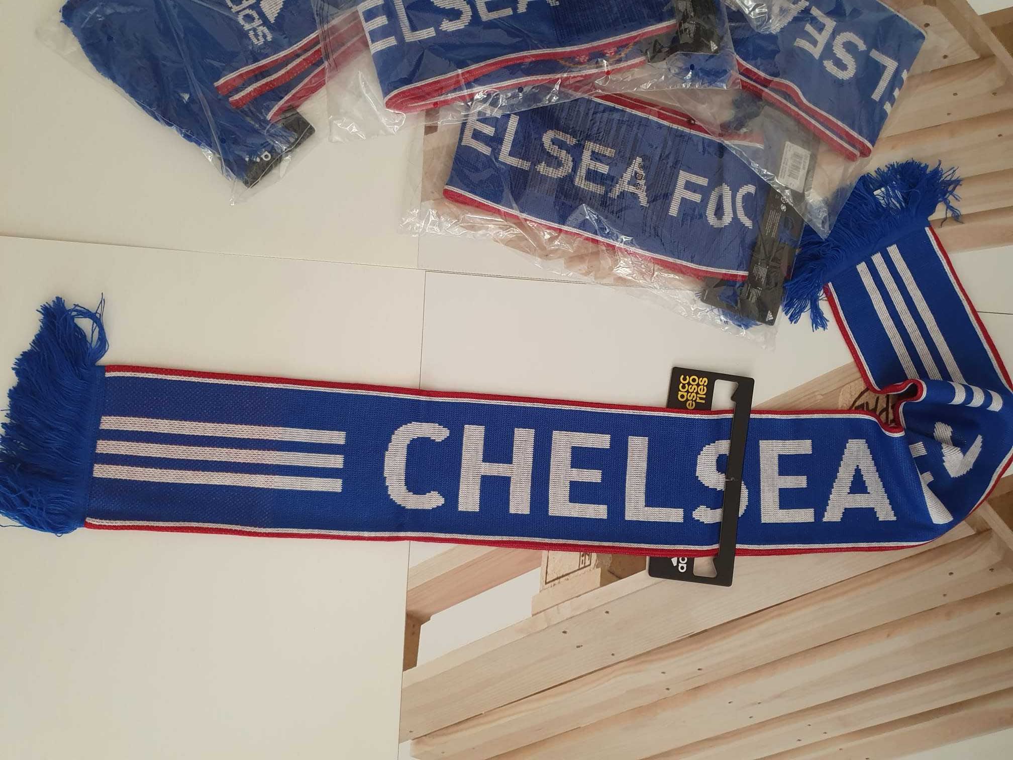 Vand fulare Adidas Chelsea originale noi cu eticheta