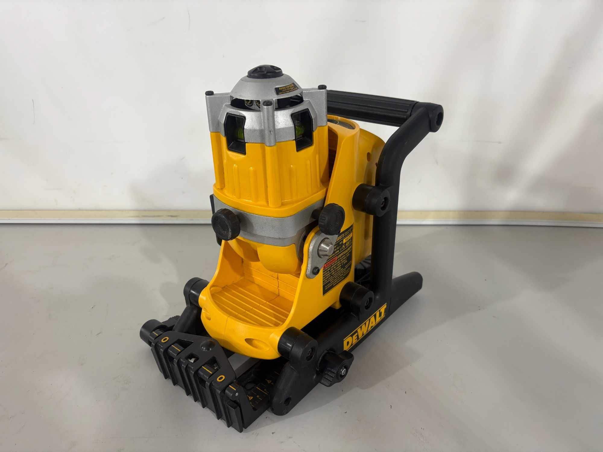 Лазерен нивелир - Dewalt DW073 18V