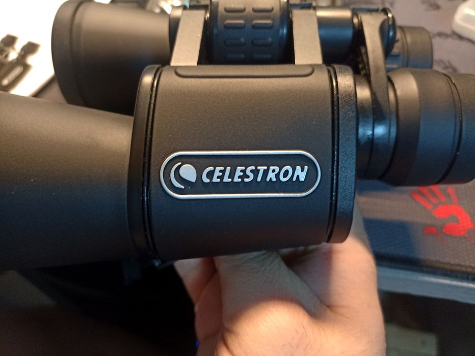 Бинокль Celestron Upclose G2 10-30x50