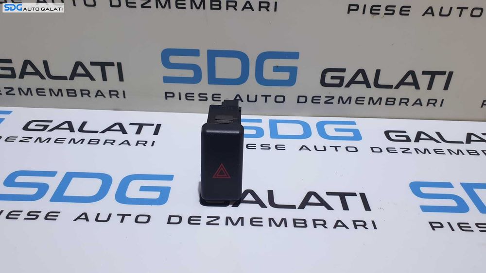 Buton Butoane Releu Avarii Avarie Comutator Lumini Consola Centrala Bord Mazda 3 2003 - 2009 Cod BP4K664H0 BP4K-664H0 03750330