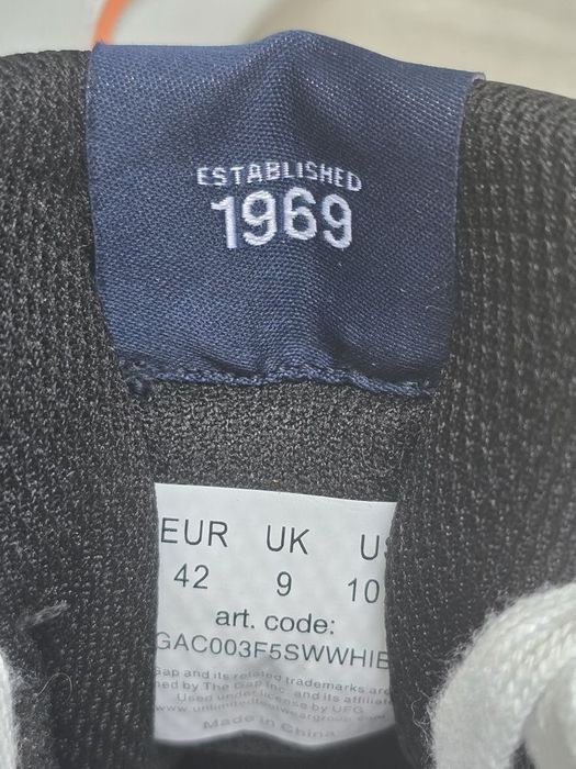 Adidasi Gap 42 super 110 RON