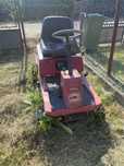 Vând Tractoras gazon