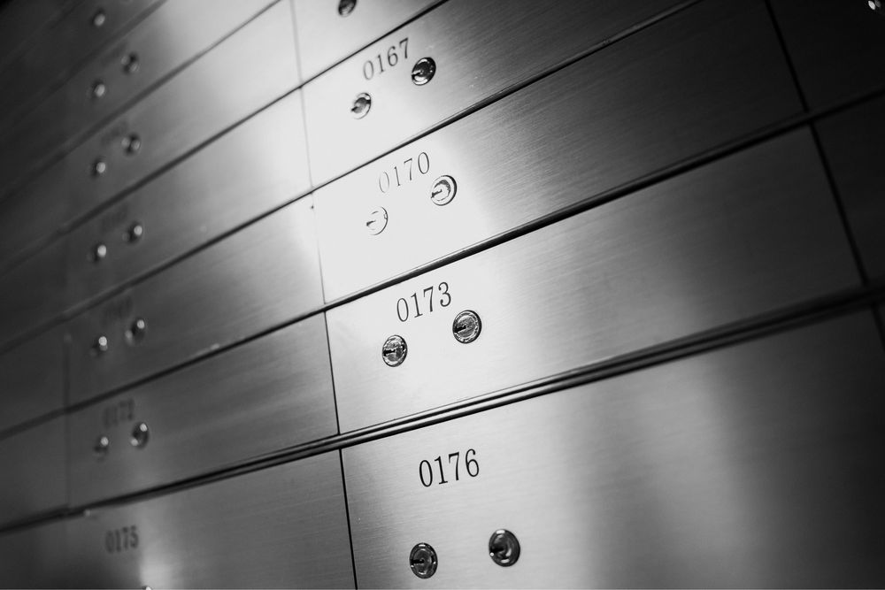 Seif privat - casete metalice securizate - depozit obiecte personale