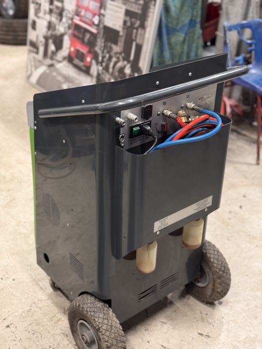 Станция за зареждане на авто климатици Country Clima