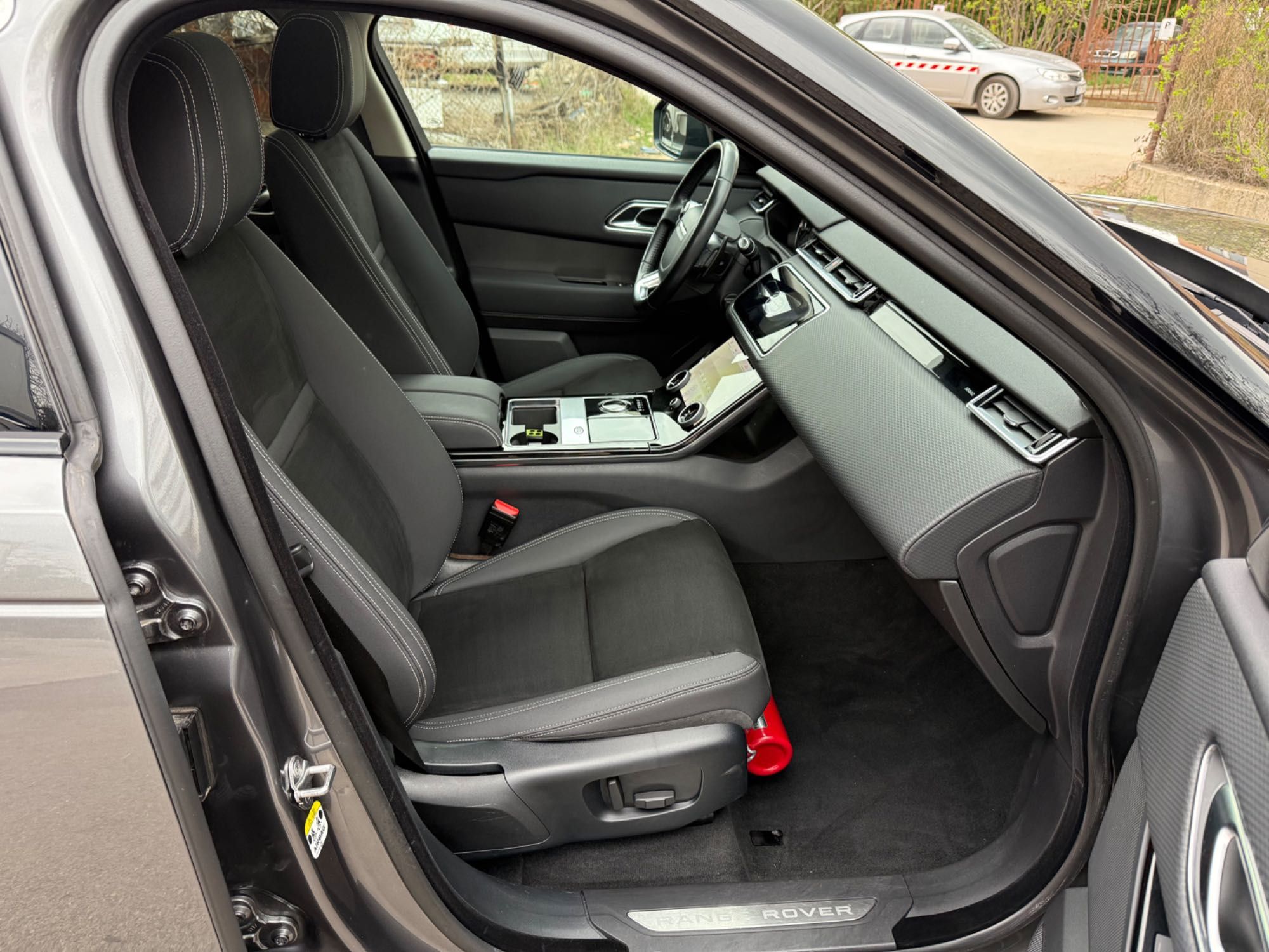 Land Rover Range Rover Velar 2.0(180кс)AWD/Automatic/MERIDIAN/Панорама