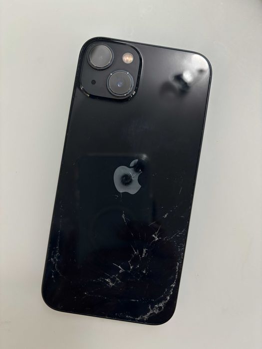 iPhone 13 stare foarte buna, ecran perfect, fara componente schimbate