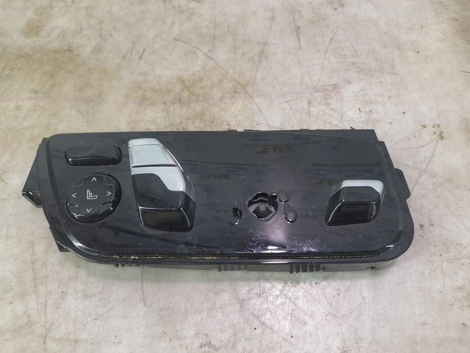 Buton comanda scaun dreapta 6834262 BMW Seria 7 G11/G12 [facelift] [2