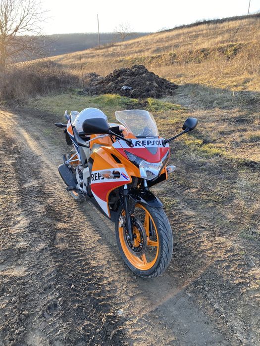 Honda cbr 125 2015