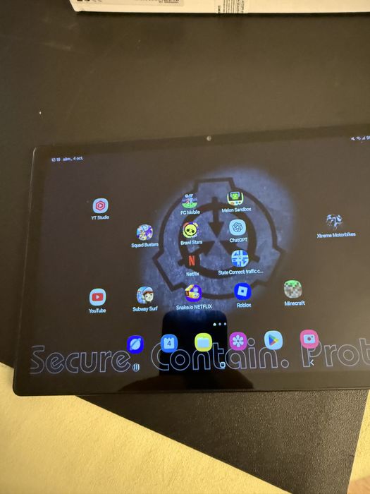 Vând tableta Samsung TAB A8