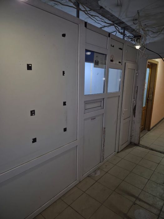 Продам пластиковую перегоррдку с дверью