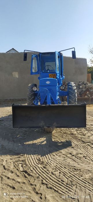 Трактор сотилади