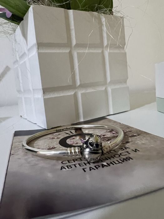 Твърда гривна Pandora Стич “Love at first bite”