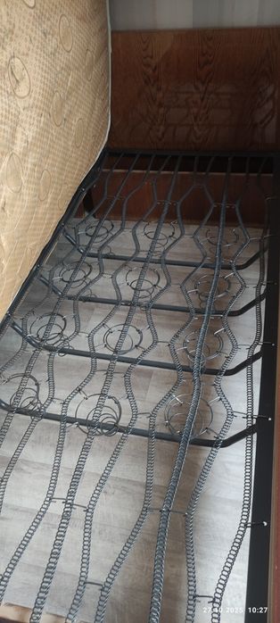 Кровать б/у с матрасом