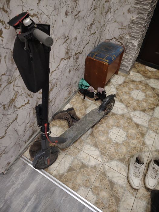 Продаётся электросамокат xiaomi рабочий