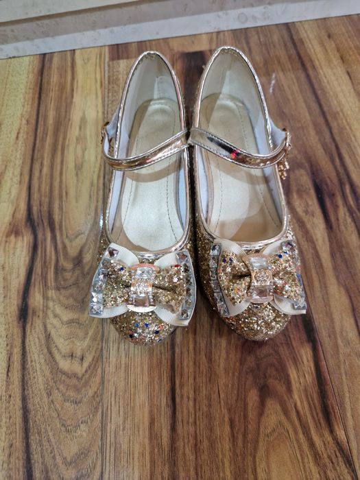 Pantofi superbi se printesa, noi, masura 34