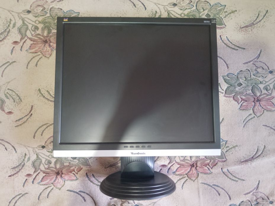 Монитор полностью рабочий
