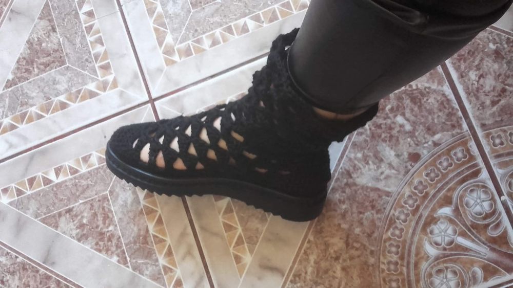 Vand papuci cizme crosetate manual pentru copii si adulti 7