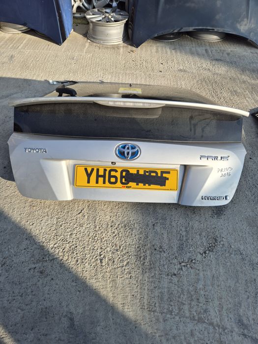 Hayon toyota prius an 2017