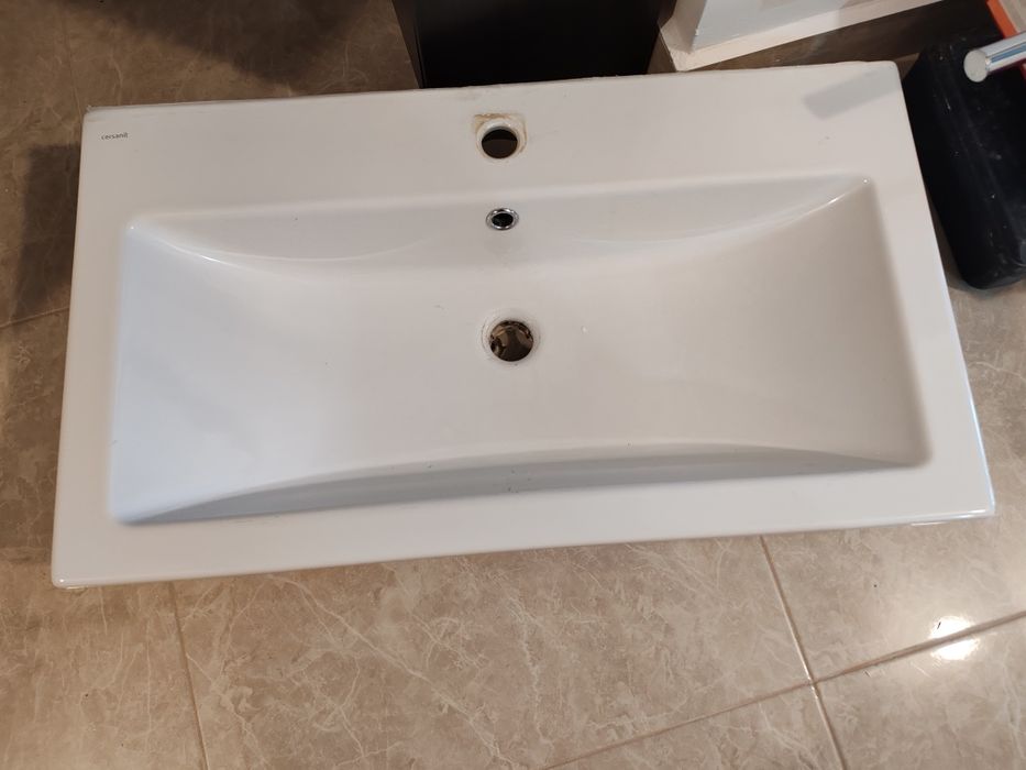 Vând chiuvetă baie