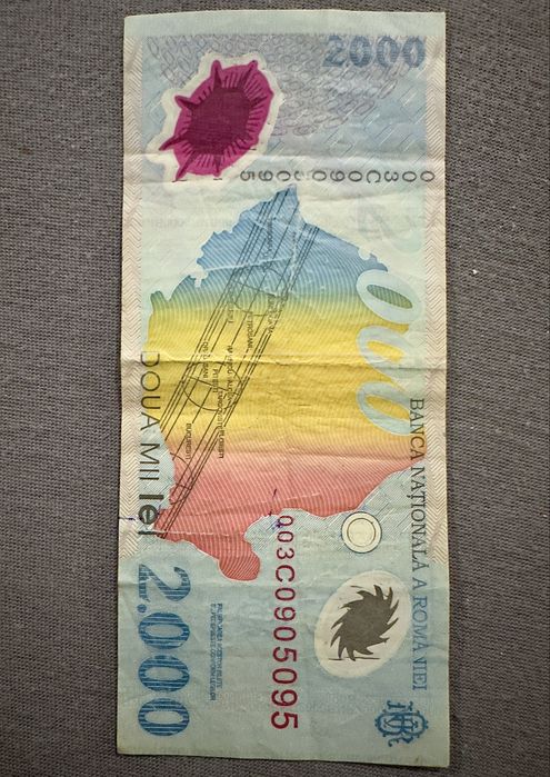 Bancnota 2000 lei eclipsa