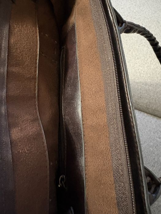 Кафява дамска чанта.