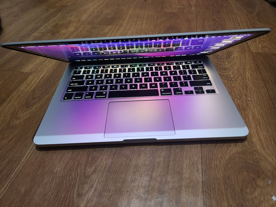 Macbook pro13. Full kompakt.