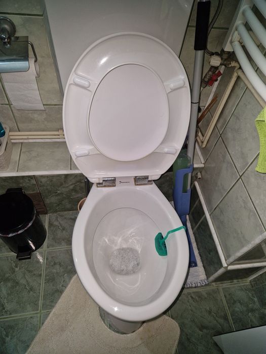 Vand 2 dulapuri pt baie si obiecte sanitare
