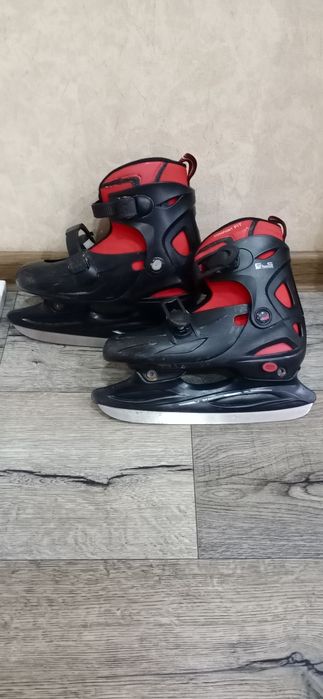 Продам коньки детские