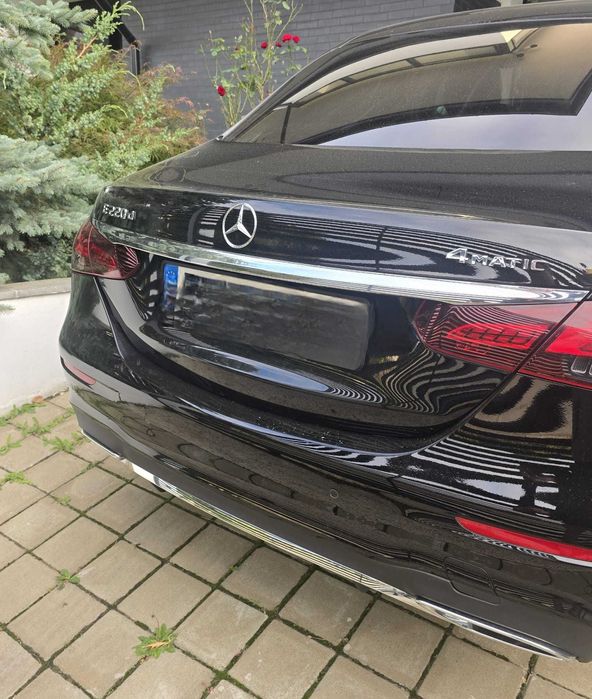 Impecabil Mercedes-Benz E220 d4MATIC Limuzina