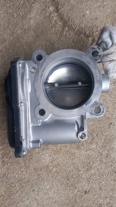 Дроссельная заслонка новая