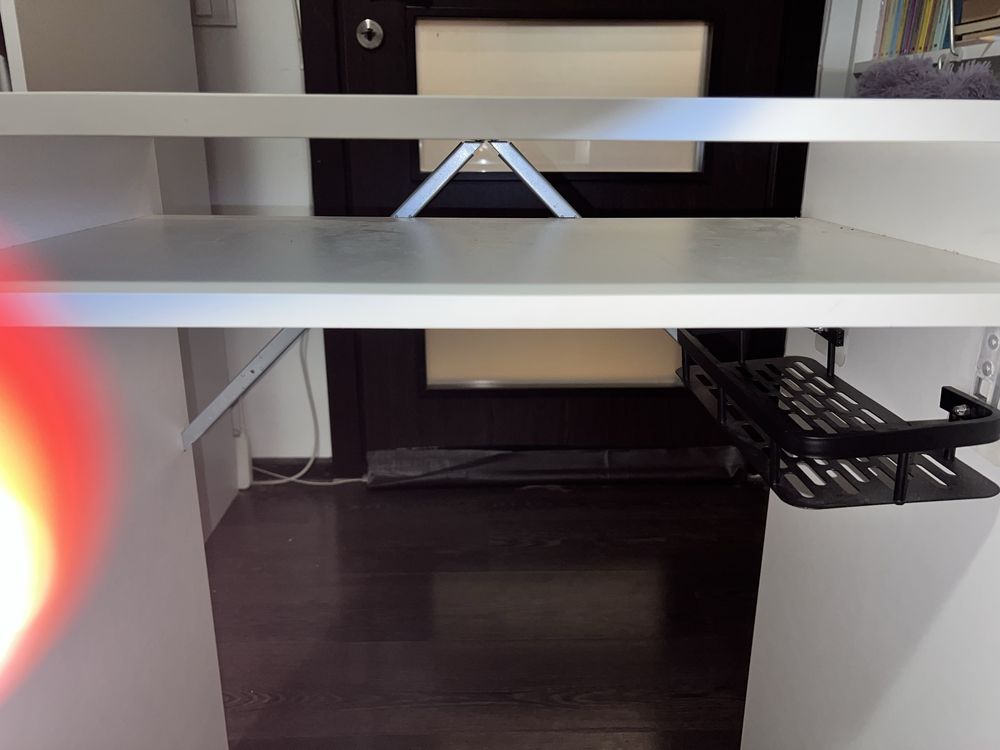 Birou Ikea cu etajera ca nou